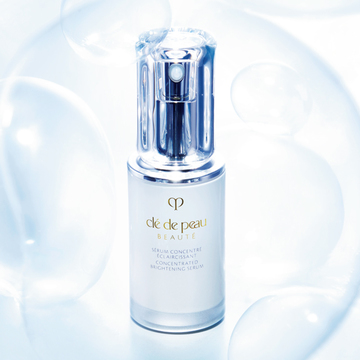 【50代おすすめ新作コスメ】松本千登世さんが選んだ、クレ・ド・ポー ボーテの「セラムコンサントレ エクレルシサン n」