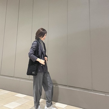 ジャケットメインの大人かっこいいワントーンコーデ