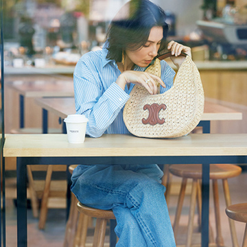 【2023年最新かごバッグ】50代の心くすぐる！「セリーヌ」新作ホーボーバッグ