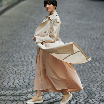 足もとから快適におしゃれを楽しむ。歩く日は「ペダラ」の新作シューズを相棒に