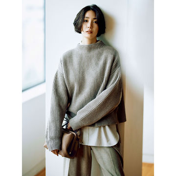 大人を品よく、優しげに見せる「YLÈVE」で作る最旬ワントーンスタイル