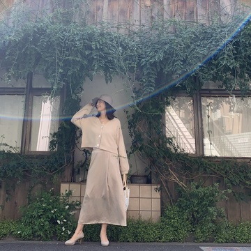 ベージュコーデで、春の湘南へ