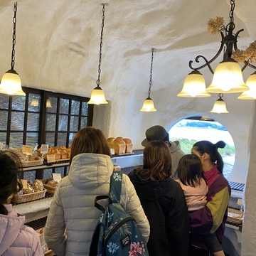 パン激戦区・河口湖の超人気ベーカリーへ