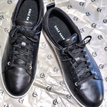 コーデ必須の”黒スニーカー”から、新年のお買い物スタート！