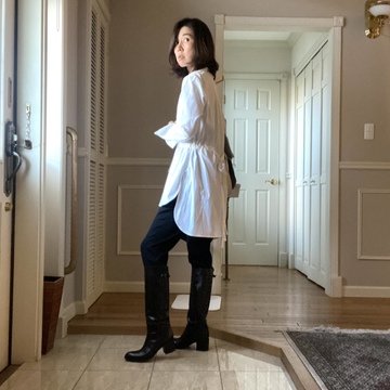 白いフェミニンシャツコーデ