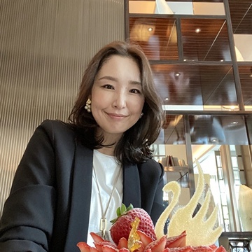 パレスホテルの「3種の苺パフェ」