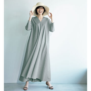 日常を華やかに彩る素材とシルエットが秀逸！「ATON」のドレープドレス