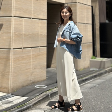 羽織ものに最適なデニムシャツ