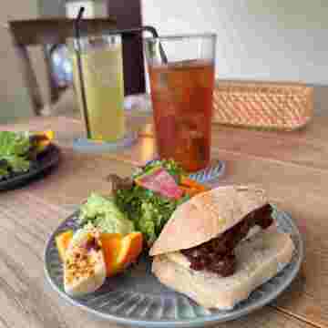 歴史ある建物で優雅にいただく【モーニング】