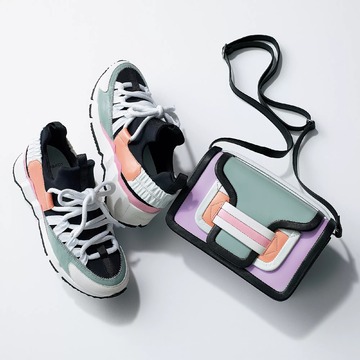 éclat premium認定 大人のエッセンシャルアイテム「PIERRE HARDY」のマルチカラー靴&バッグ