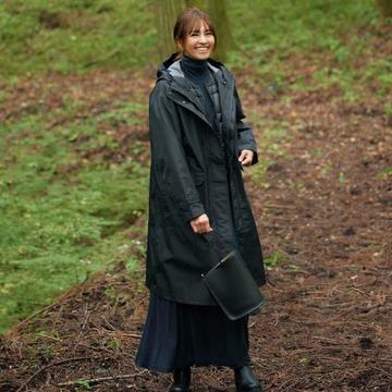 週末のアウトドアシーンには 「THE NORTH FACE」の防水透湿ジャケットや「my favorite DANSKIN×éclat」のパンツが活躍！