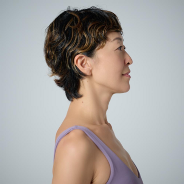 ストレートネックを改善！簡単顔ピラティスで真っすぐ長い首をつくる【顔ピラティスで脱・ドンヨリ顔】