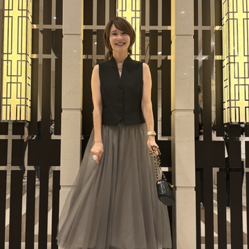 【ソワレ ドゥ エクラ】  大人のパーティーコーデ