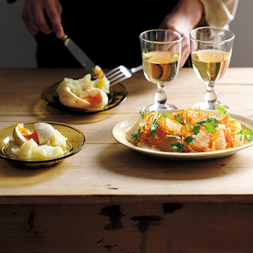 独特な香りと風味が絶妙！ナンプラーキャロットラペ＆半熟卵のナンプラー漬け【体にうれしい発酵おつまみ】