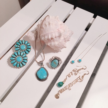 夏の定番アクセサリー「ターコイズ」