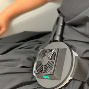 お気に入りの揺れる黒ワンピースで、自分メンテナンスデー♪