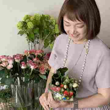 ピンクのセットアップで「いちごのブーケ」レッスン