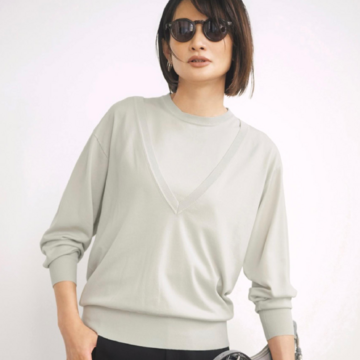 ノースリーブ×プルオーバーの新顔ツインニットで、休日のワンマイルコーデもこなれ感アップ！気温21℃｜11/8(土)【50代の毎日コーデ】