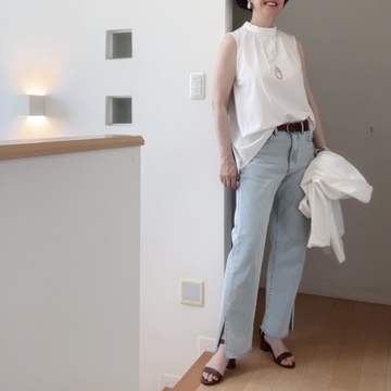 淡カラースリットデニム♡リラックスな夏コーデ