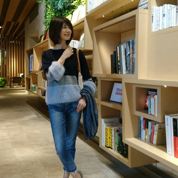 肌寒い日を乗り切る「辛口ドラマティック」な大人の装い