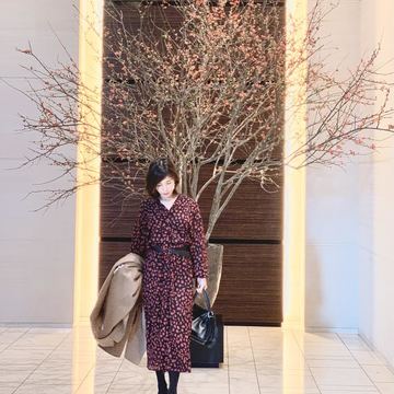 フェミニン服でコンラッド東京へ