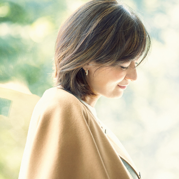 【富岡佳子のプライベートスタイル】家時間にもピアスをつけて、ひとさじの色気と艶を補う