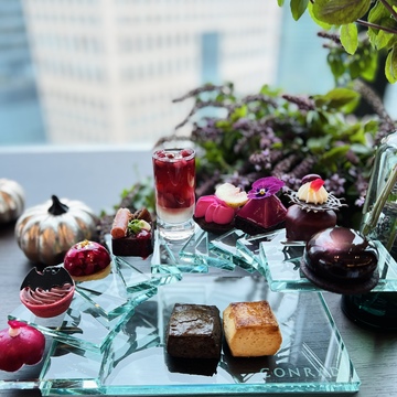 50代おひとりさまでも楽しめる！コンラッド東京のハロウィンアフタヌーンティー【ウェブエクラ編集長オサニャイの「これ、いただくわ」#45】