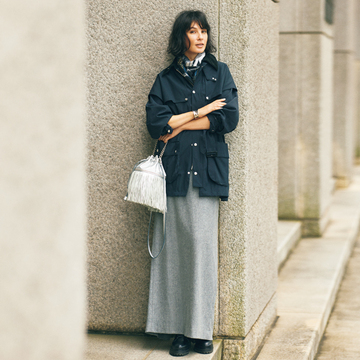 ロングスカートは長め丈の辛口アウターと合わせてIラインを強調【冬こそロングスカートの出番です】