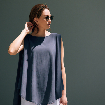 この夏取り入れるなら、二の腕と肩をほっそり見せる「進化系ノースリーブ」を！