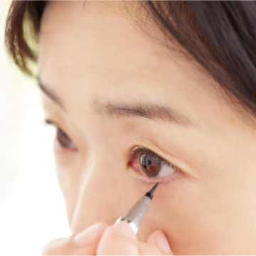 目元、口元の“しぼみ感”を一掃するにはこのアイテム！奇跡の68歳‧天野佳代子さんの若さの秘密