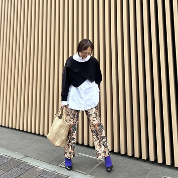 今年の秋はゴブラン織の柄パンツを購入。早速はいて表参道をプラプラ。