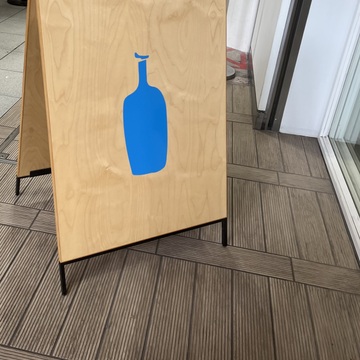 サステナビリティを考えるカフェ　ブルーボトルコーヒー