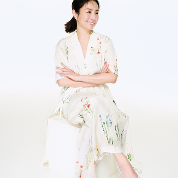 【井川遥の華リュクスな春コーデ】素足に映える「マノロ ブラニク」のバレエシューズ