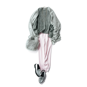 最高気温19℃の春日和は桜のようなピンクパンツで楽しんで｜3/12(日)【50代の毎日コーデ】