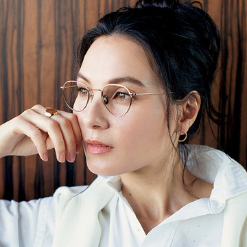 知的なおしゃれ顔に誘う「細メタルフレーム」【今どき「しゃれ見せ」メガネ】
