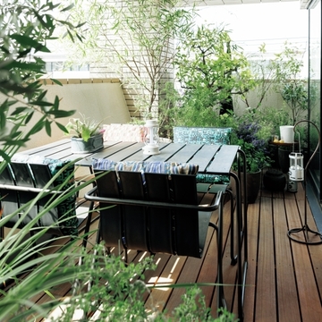 家族も友人たちも自然と集う、都心の緑豊かなテラス【テラスの作り方、過ごし方】