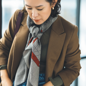 【大草直子の冬のおしゃれを飽きずに楽しむ方法③】やっぱり頼れる！エルメスのスカーフ
