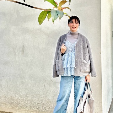 グレー×水色コーデで恵比寿グルメなholiday