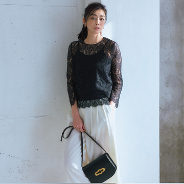【おしゃれ刷新力のあるレース】黒レースはハンサムパンツに合わせてきりっと着こなして
