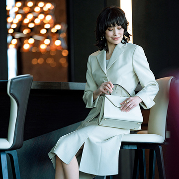 長時間履いても疲れにくい「セルジオロッシ」の新作パンプス