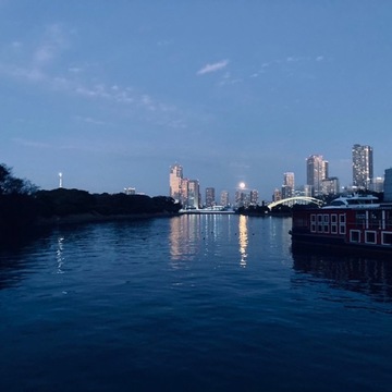 冬の満月　都会でアウトドアを楽しむ