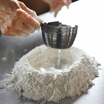 【春のピッツァ＆フォカッチャ】一種類の生地を作れば、バリエーションは無限大！