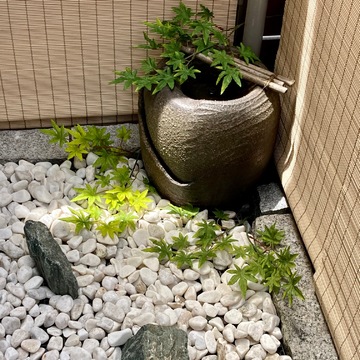 温泉気分？手造りのベランダ坪庭