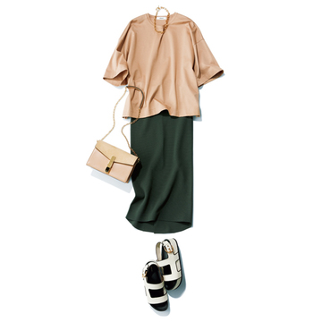 万能ベージュTシャツでスカートコーデも思いのまま！【アラフィーの新定番はベージュT】