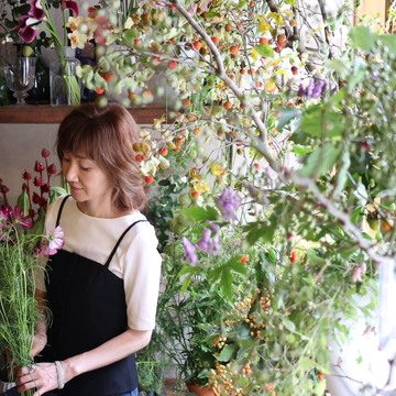 久々の花活♪秋色のお花の中で〝花屋で写真館〟