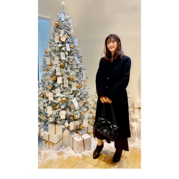 お気に入りのコートで『CHANEL SUITES』へ。