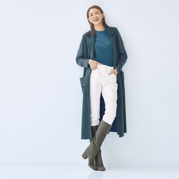 トレンドのロングブーツとジレで、リラックススタイルをかっこよく仕上げる。気温14℃｜12/2(土)【50代の毎日コーデ】