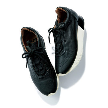 大人に似合うデザインを厳選！カジュアルスタイルを格上げする注目スニーカー