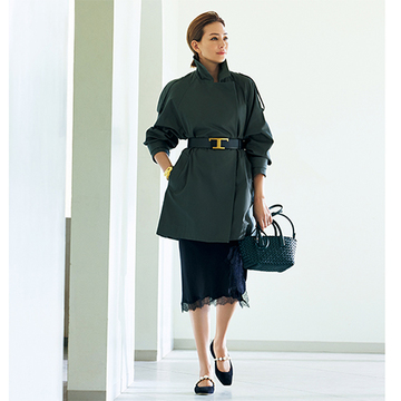 大人の色気は足元から！品ある「ジミーチュウ」のバレリーナシューズ