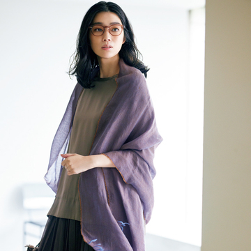 夏にはおりたい、しっとり質感が心地いいイタリア発の極上ストール